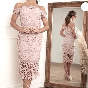 New CHI CHI LONDON Lace Off-Shoulder Formal Dress in Blush Pink Size 6 Tall